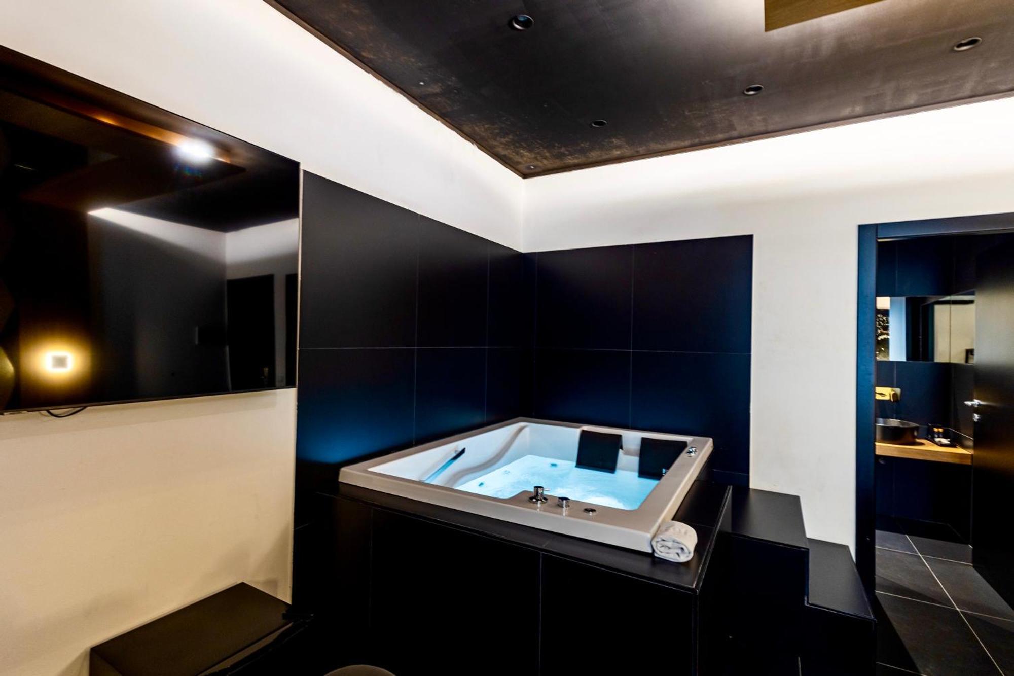 Maximum Hub Suite&Spa Палермо Экстерьер фото