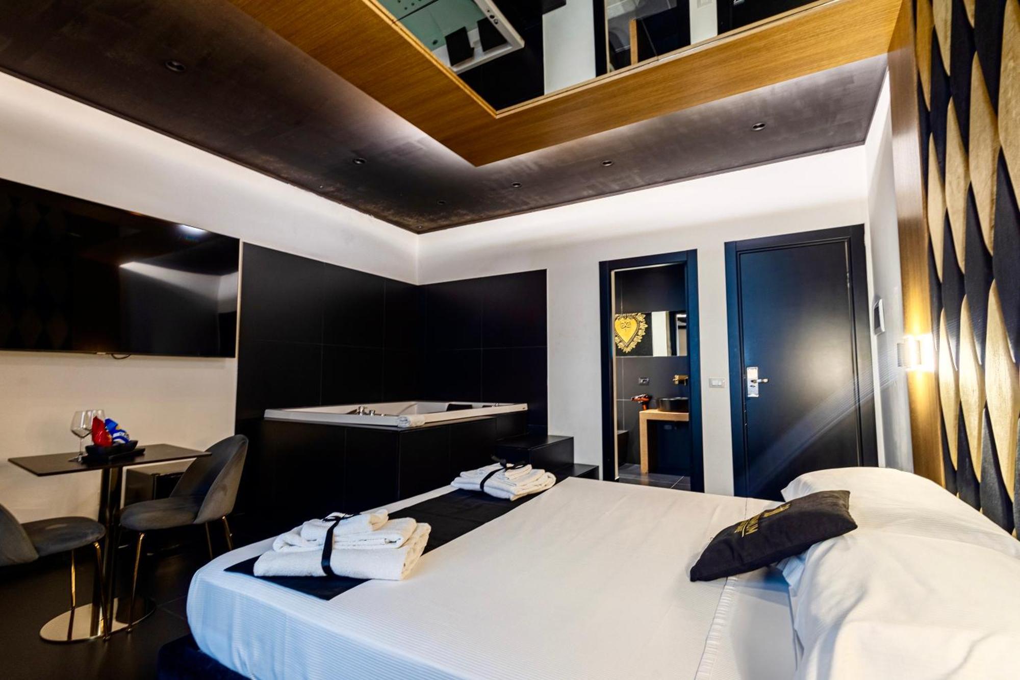 Maximum Hub Suite&Spa Палермо Экстерьер фото